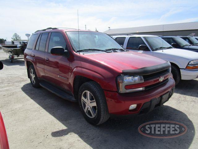 2004 Chevrolet Trailblazer LS-LT_1.jpg